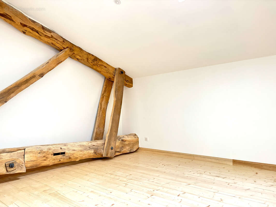 Appartement à BARBEZIEUX-SAINT-HILAIRE