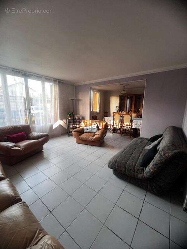Appartement à COUBRON