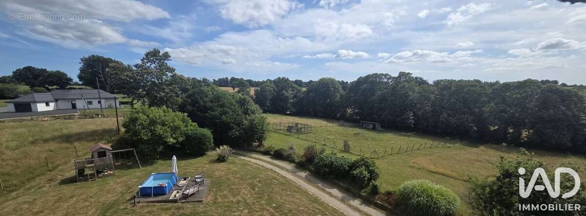 Maison 175 m² à Coray  - photo 5