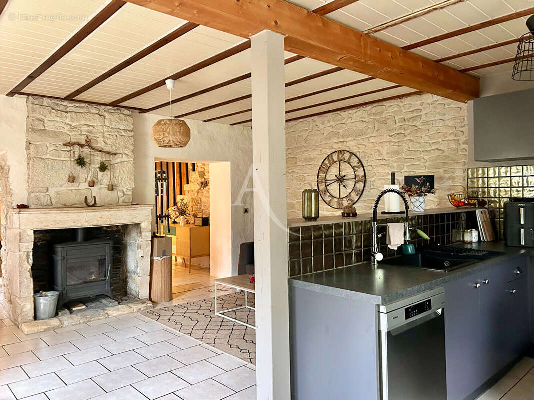 Maison à CHAILLE-LES-MARAIS