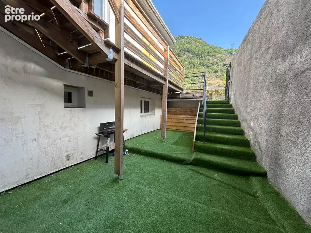Appartement rdc avec cour - photo 6