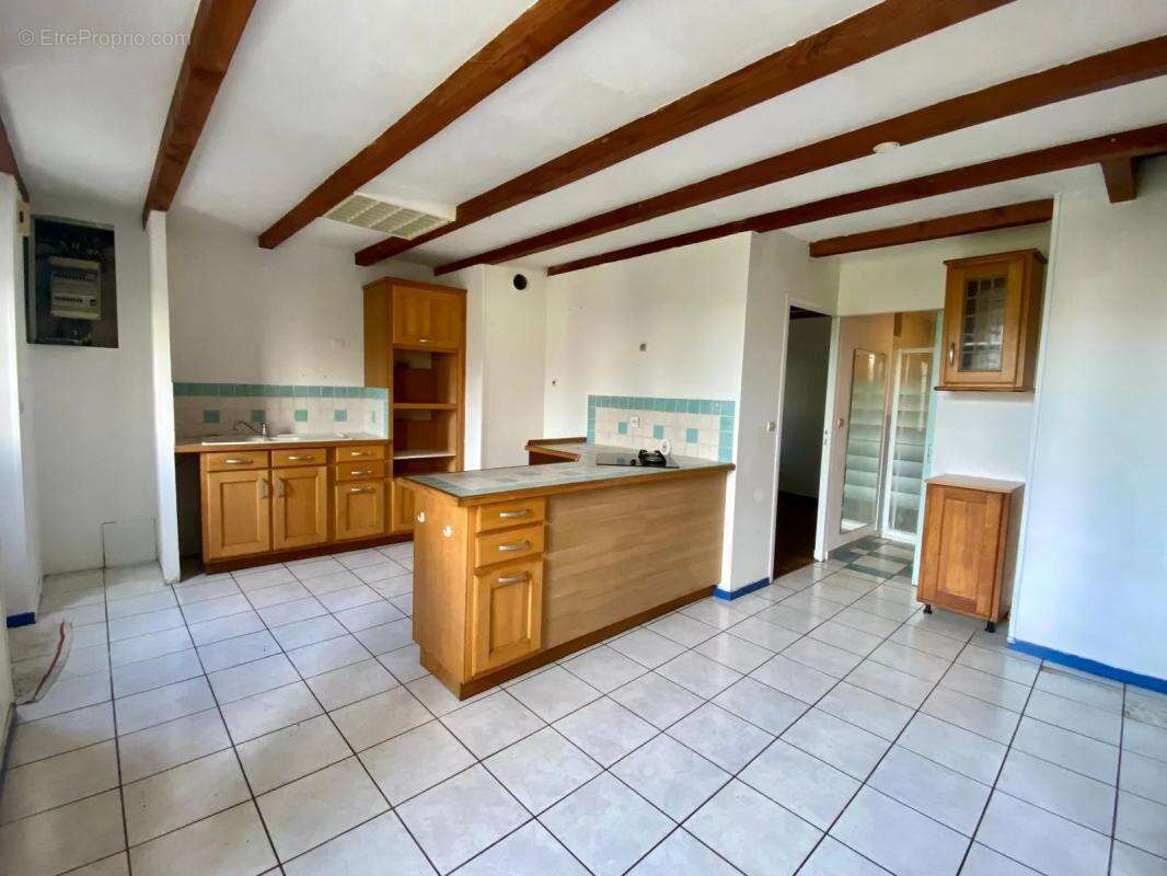 Maison à BOURCEFRANC-LE-CHAPUS