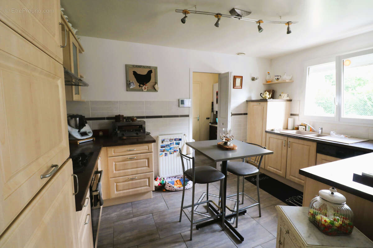 Maison à VER-LES-CHARTRES