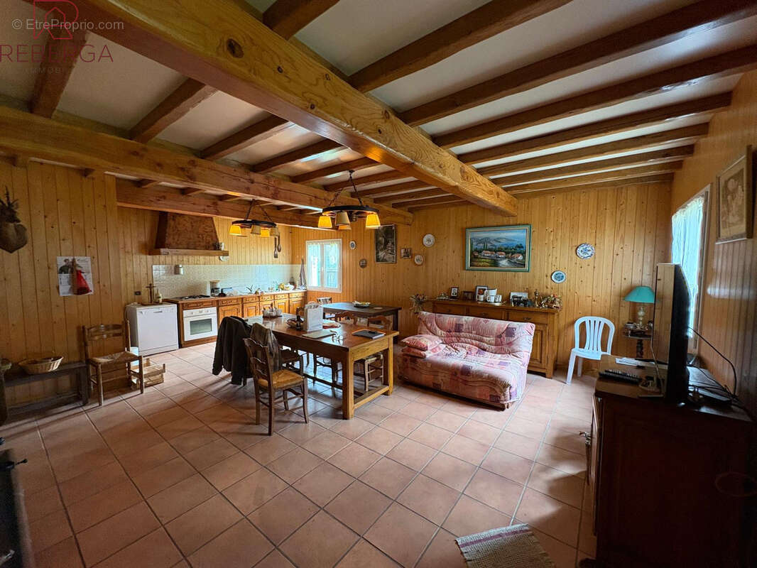 Maison à LES MARTYS
