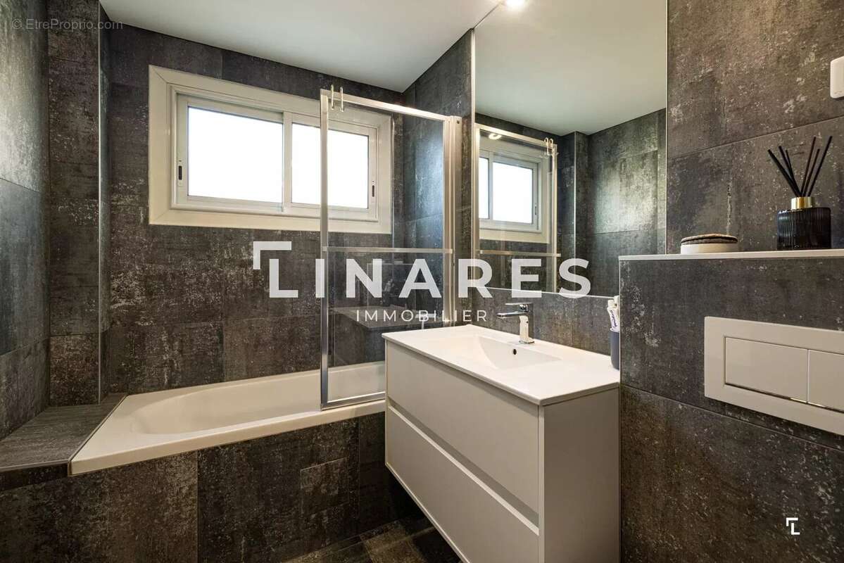 Appartement à MARSEILLE-9E