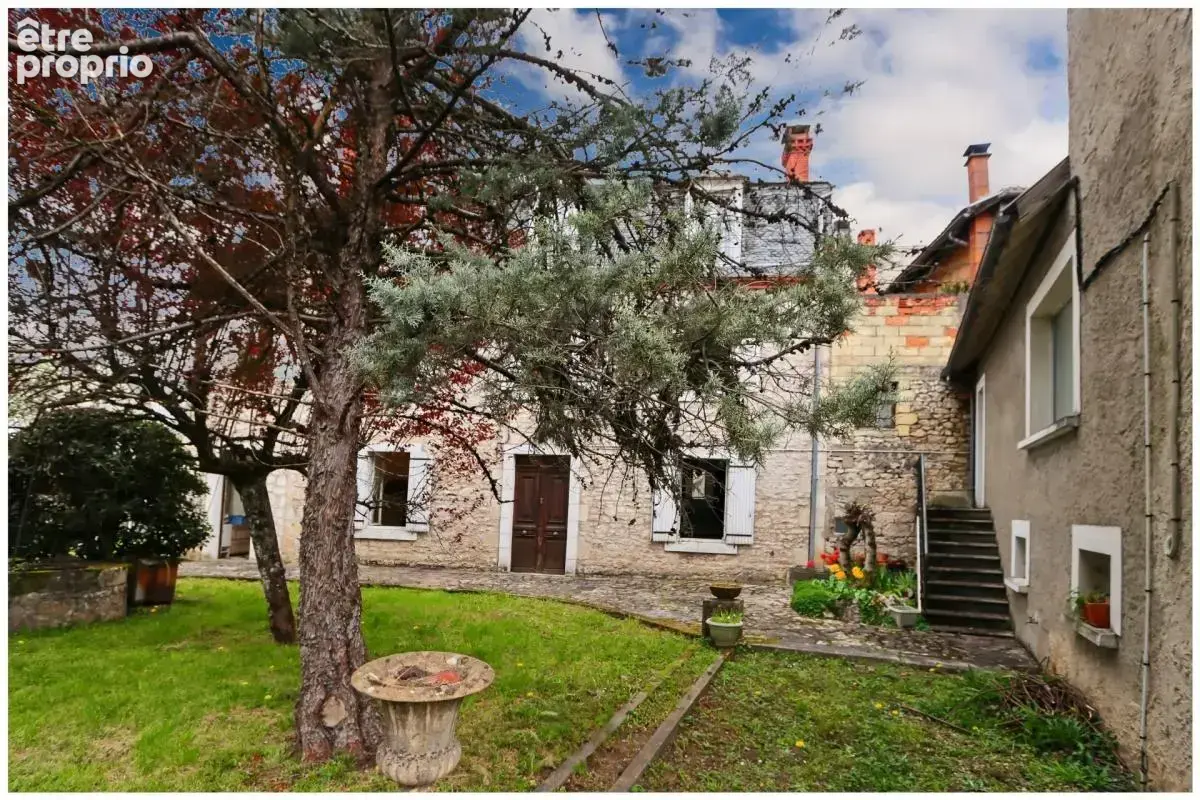 Maison bourgeoise 4 chambres avec combles aménageables et local commercial au coeur de SOUILLAC (46 - photo 3