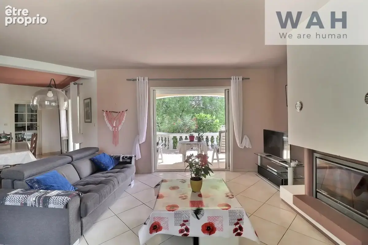 VENTE MAISON 5 P 158 m2 avec piscine + dépendance de 47 m2 à - photo 3