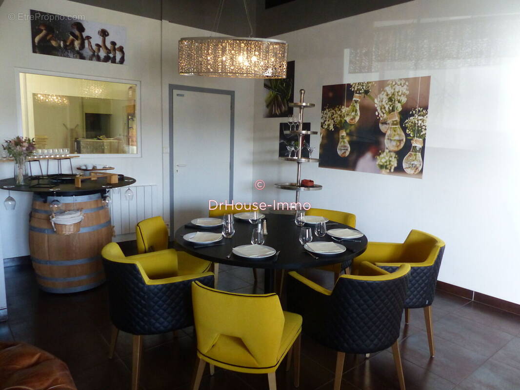 Commerce à CASTILLON-LA-BATAILLE