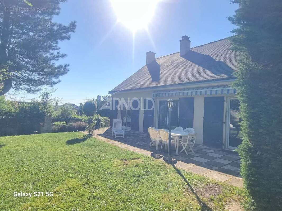 Maison à SAINT-ETIENNE-DE-MONTLUC