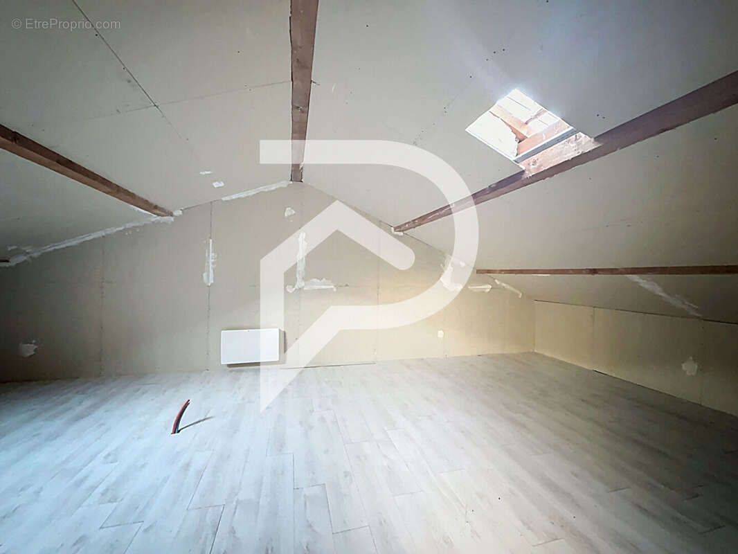 Maison à MONTELIMAR