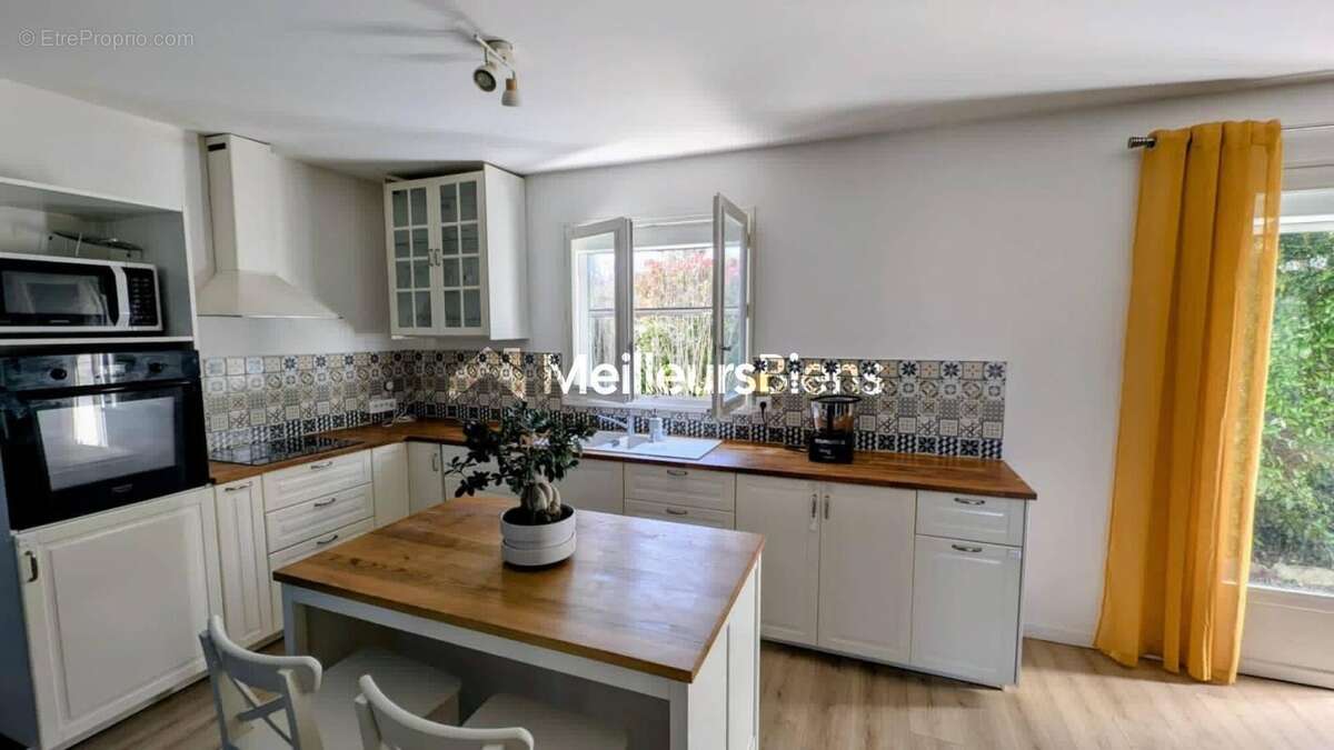 Maison à SAINT-FELIX-DE-LODEZ