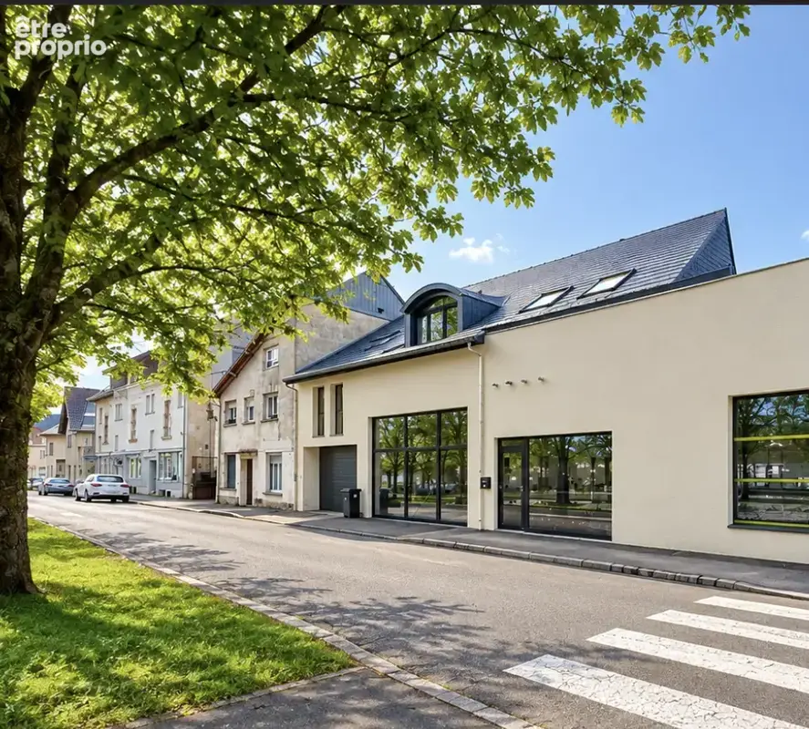 A VENDRE - Local commercial de 47 m2 à Pontarlier (25) - photo 1