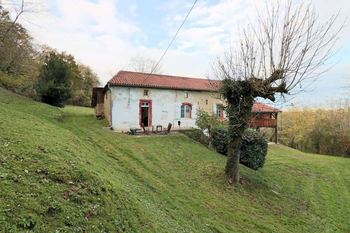 Maison à CASTELNAU-RIVIERE-BASSE