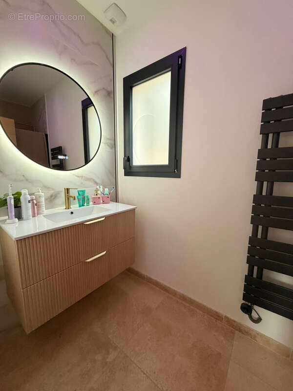 Maison à SUZE-LA-ROUSSE