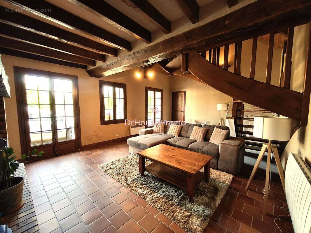Maison à MEZERAY