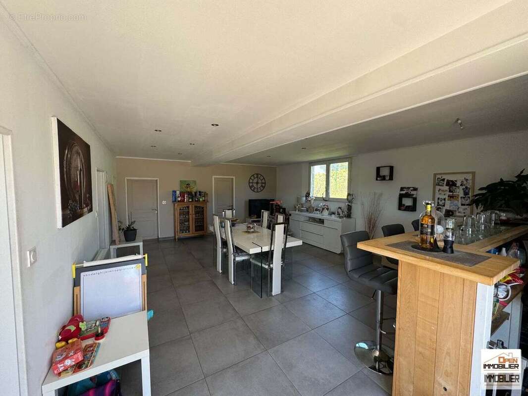 Maison à BARBEZIEUX-SAINT-HILAIRE