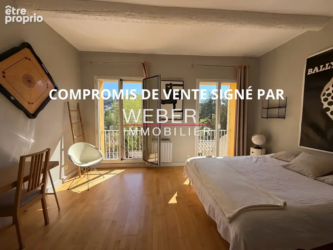 Le Beausset - Exceptionnel duplex en hôtel particulier Jardin privatif, piscine au centre ville. - photo 10