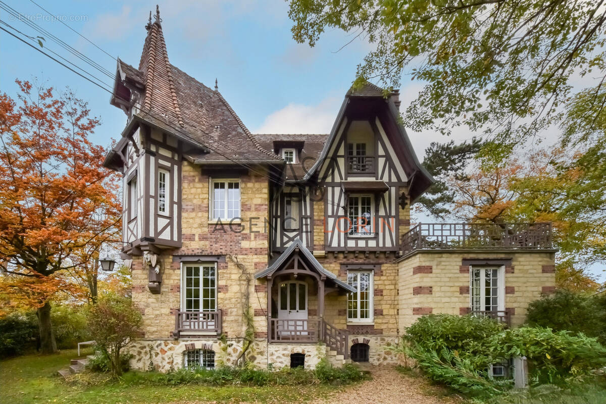 Maison à LE VESINET