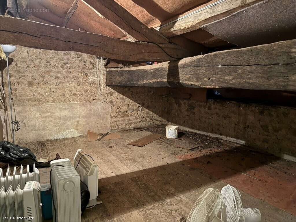 Maison à CHAMPAGNE-MOUTON