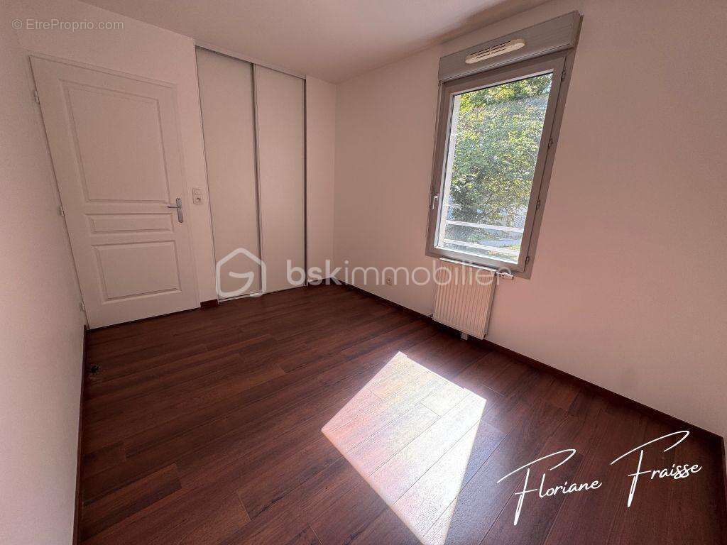 Appartement T4 de 84 m² – Terrasse – 3 Chambres – Place parking privative – Garage 30 m² en option - photo 12
