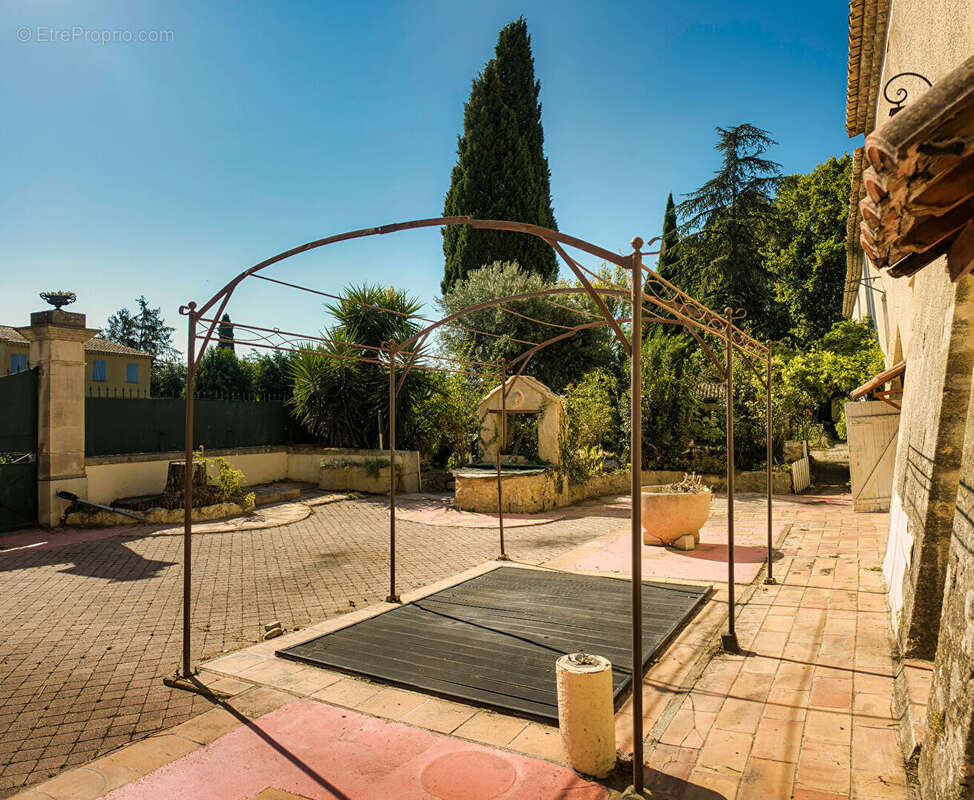 Maison à SAUVETERRE