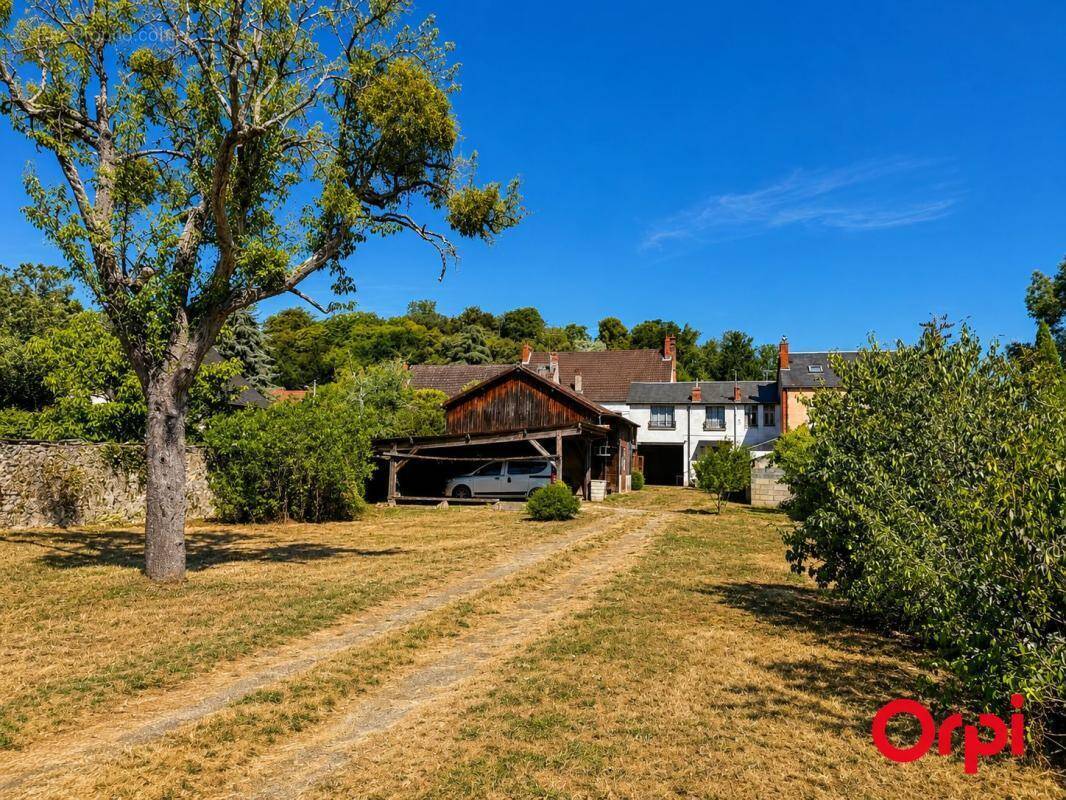 Maison à SAINT-AMAND-MONTROND