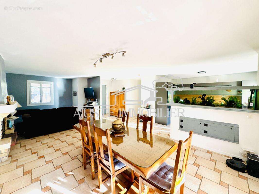 Maison à SAINT-VICTORET