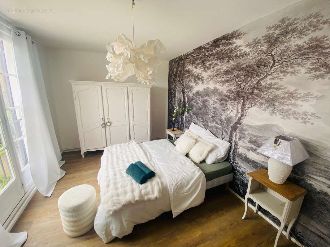 Maison à SAINT-LAURENT-DE-LA-SALANQUE