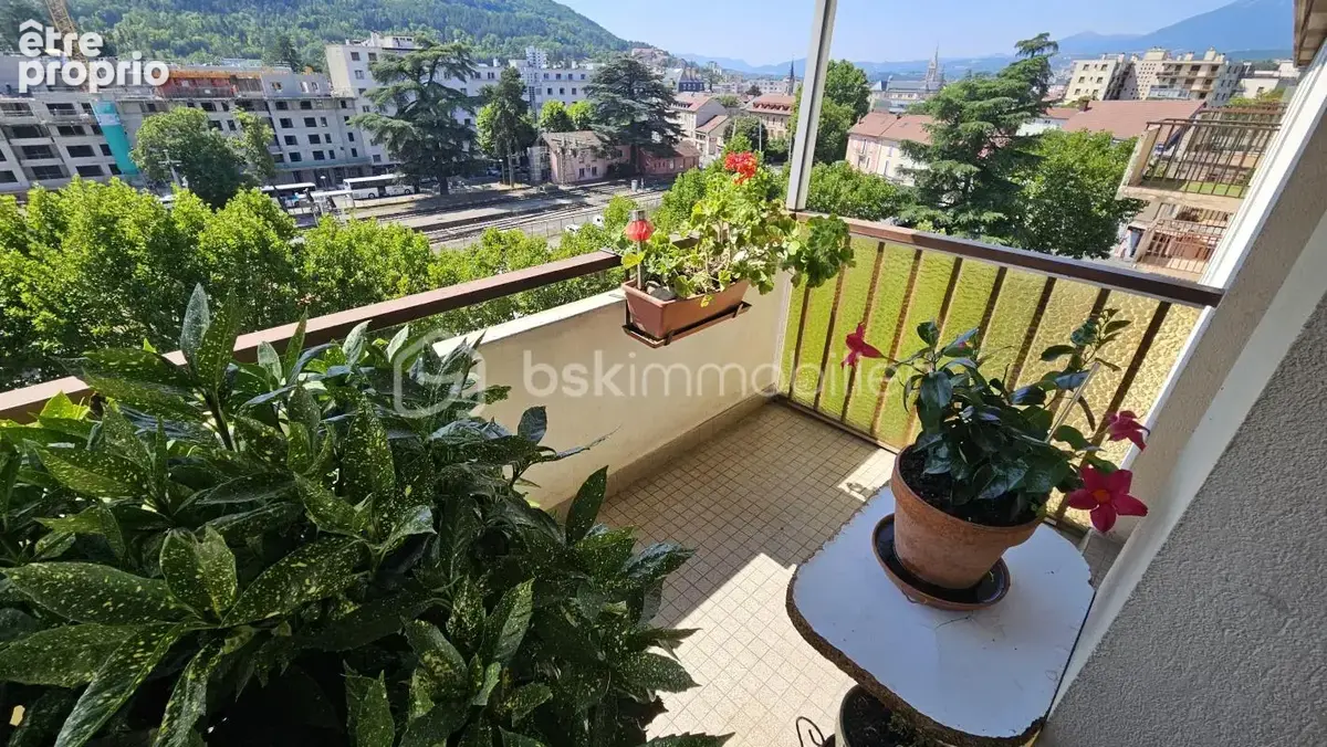 Appartement T3 75 m² + cave et garage - photo 8