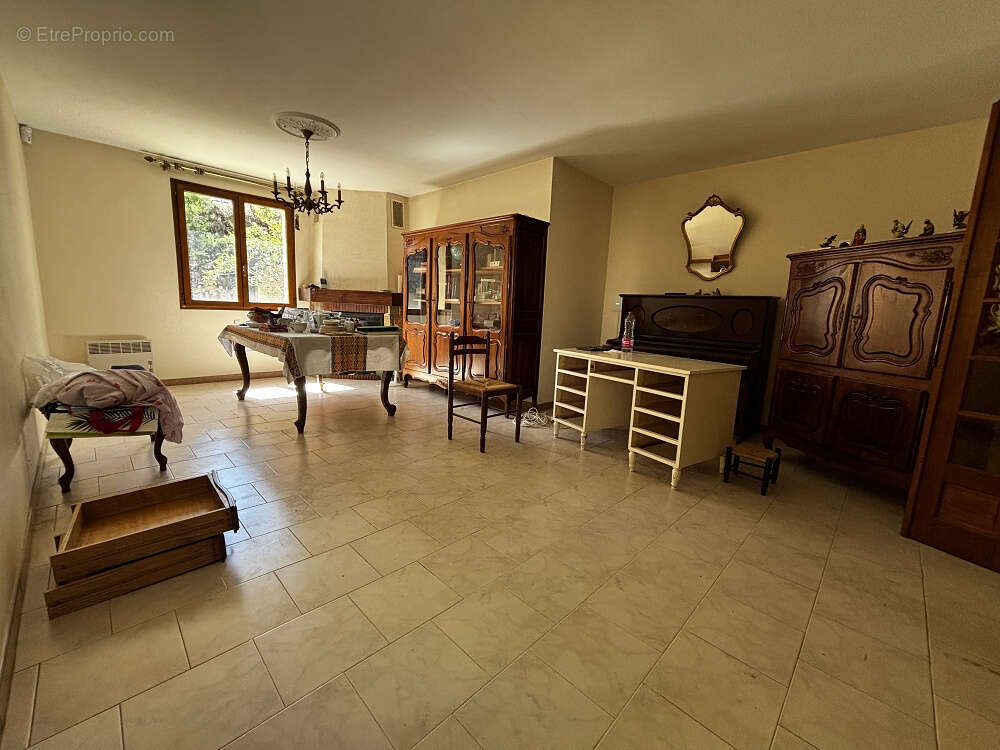 Maison 5 pièces avec Mazet totalisant 155m2 sur une parcelle de 500m2 - photo 8