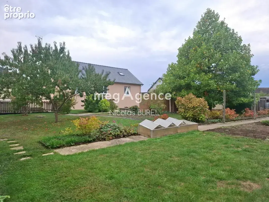 NOUVEAUTÉ !! Aux portes de Laval, Pavillon 4 chambres sur son charmant terrain clos - photo 7