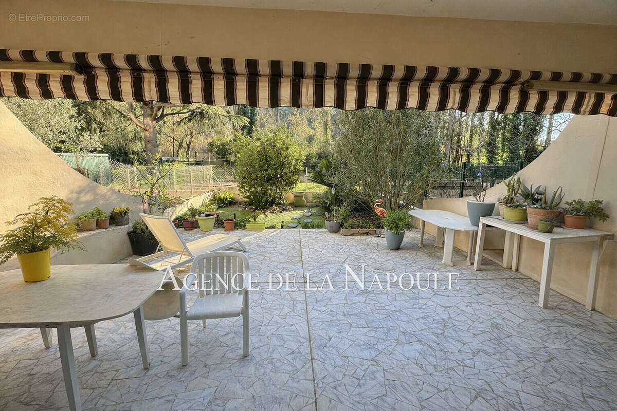 Appartement à MANDELIEU-LA-NAPOULE