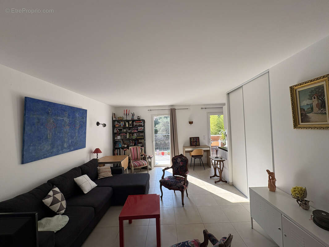 Appartement à SAINT-CYR-SUR-MER