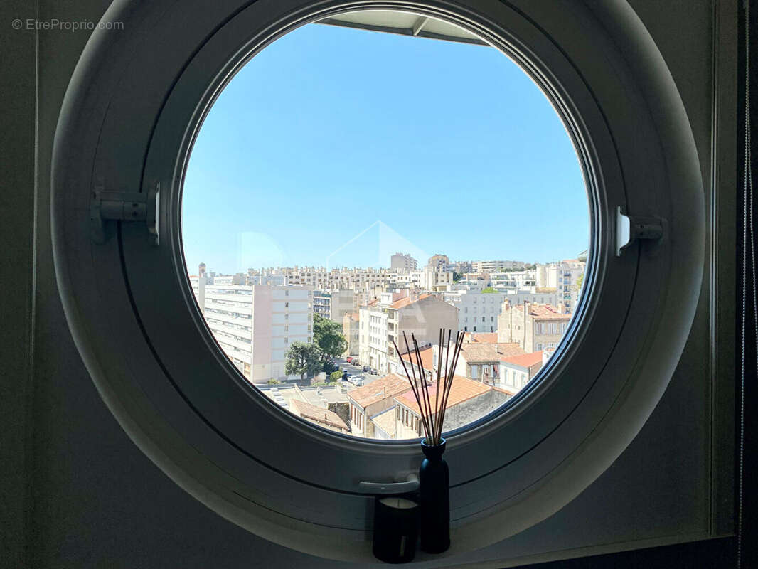 Appartement à MARSEILLE-4E