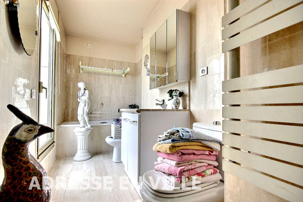 Appartement à LEVALLOIS-PERRET