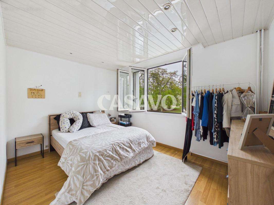 Appartement à LA CELLE-SAINT-CLOUD