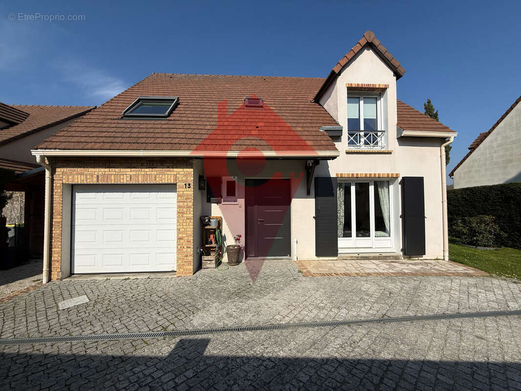 Maison à MORAINVILLIERS