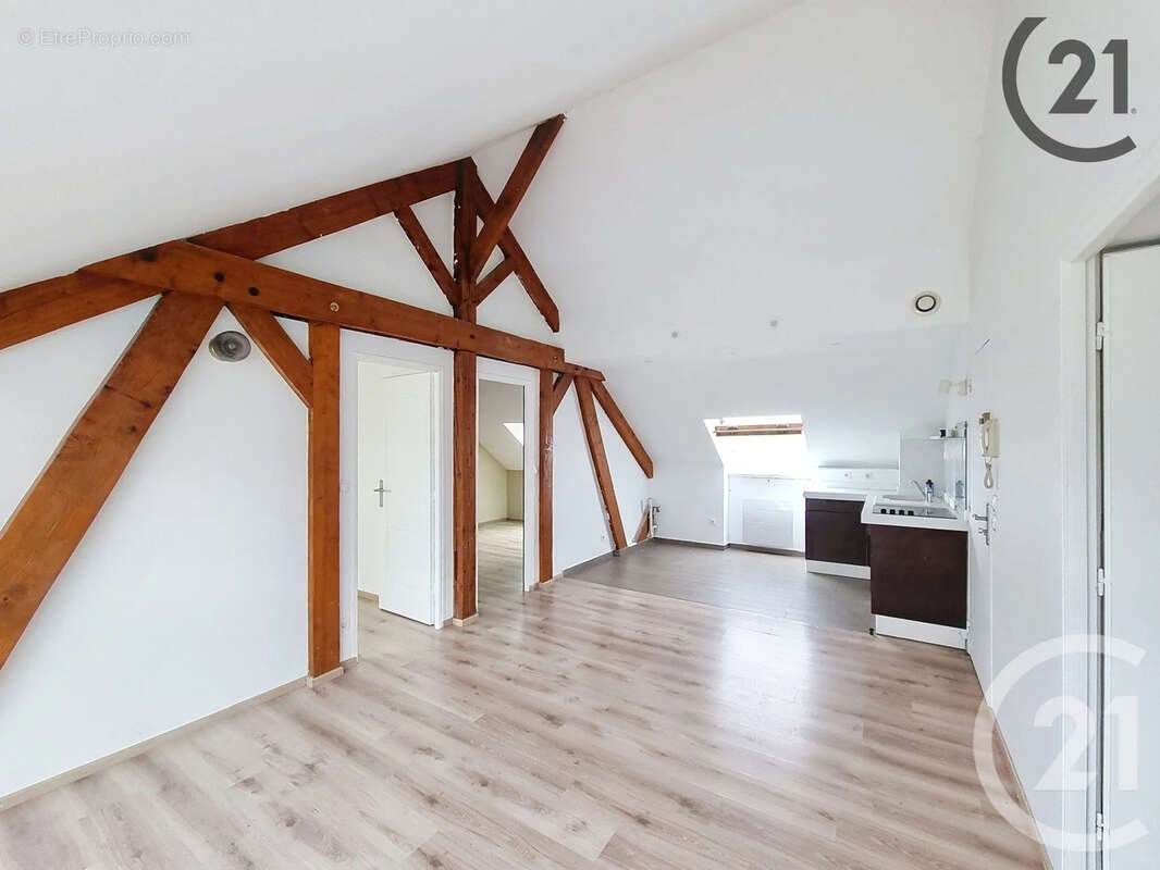 Appartement à BRIE-COMTE-ROBERT