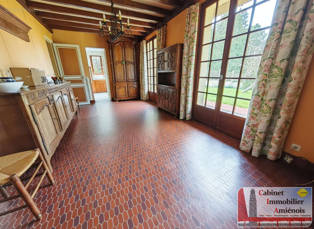 Maison à SAINS-EN-AMIENOIS