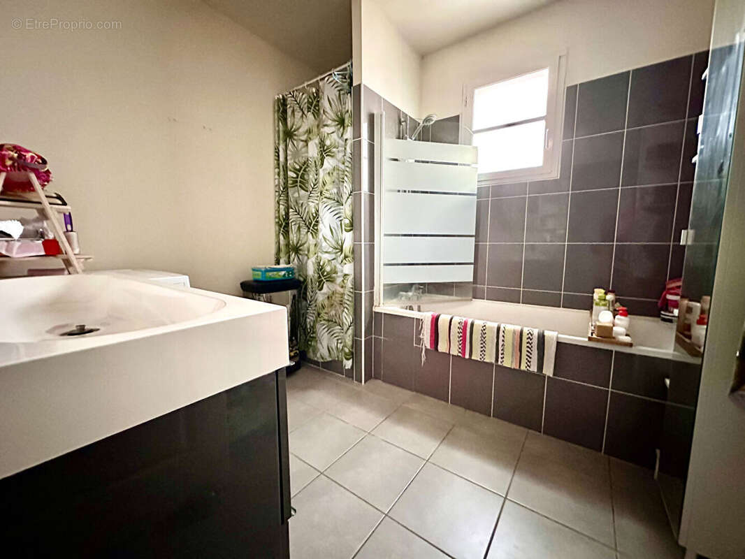 Maison à LA HAUTE-MAISON