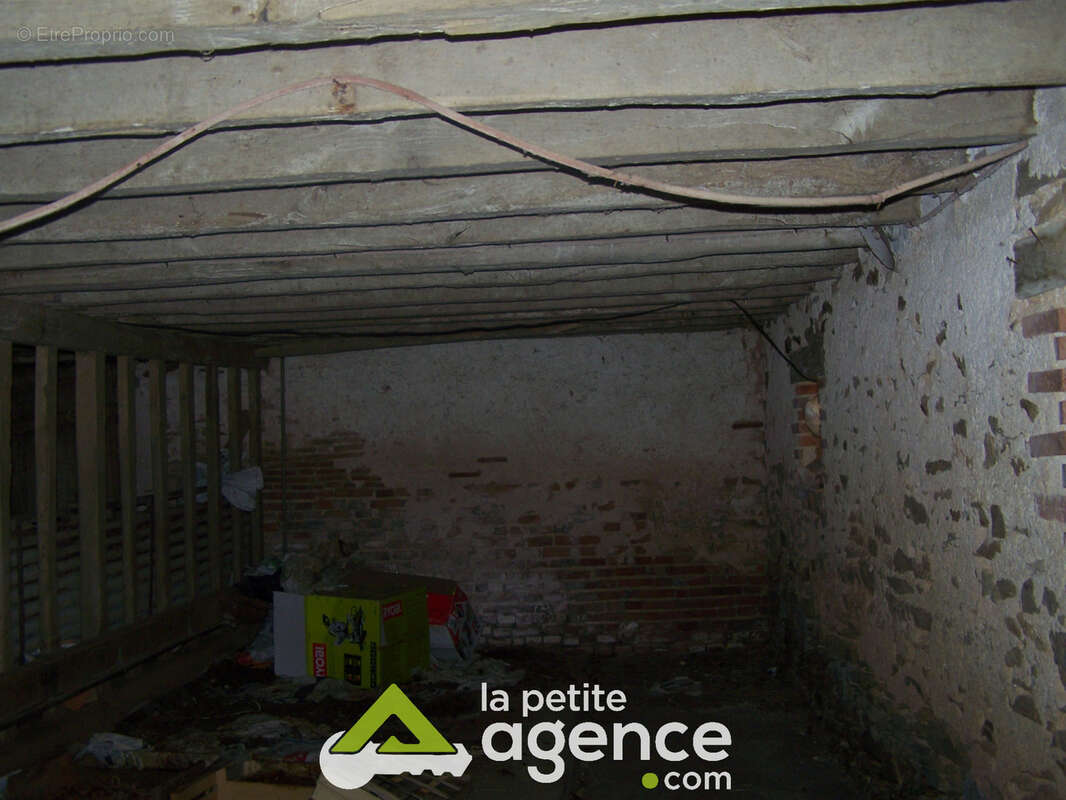 Autre à NEUVY-SAINT-SEPULCHRE