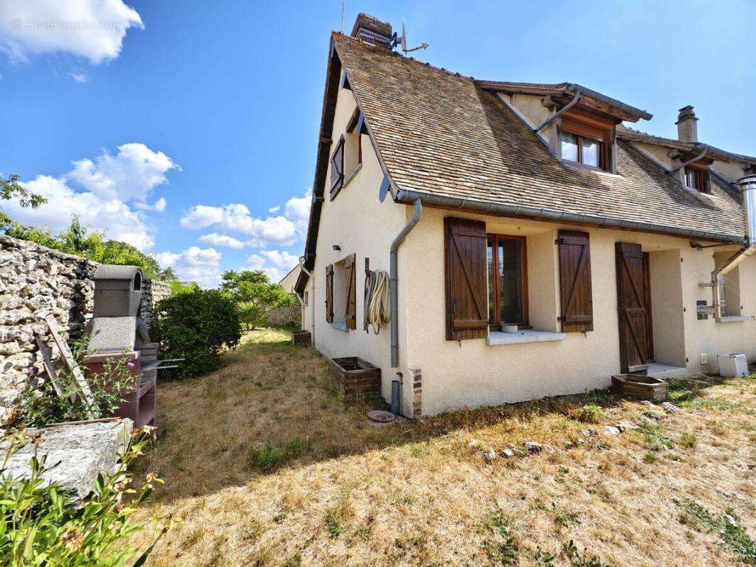 Maison 102 m² à Le Plessis-Hebert  - photo 12