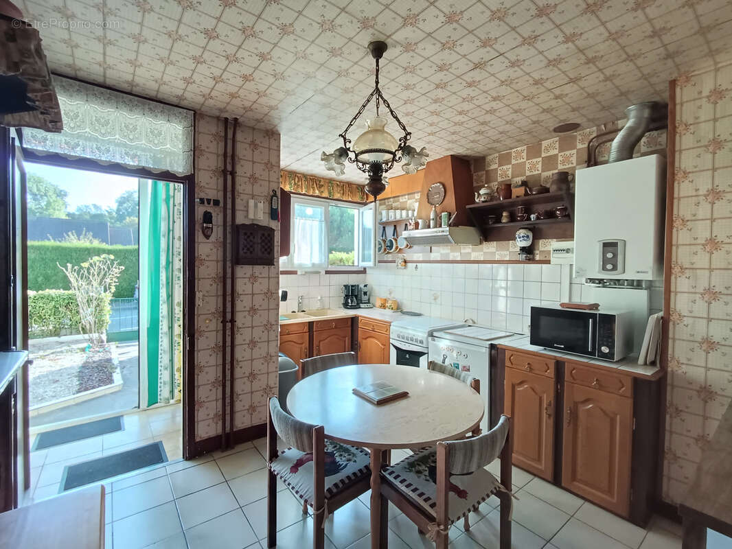 Maison à VAUX-LE-PENIL