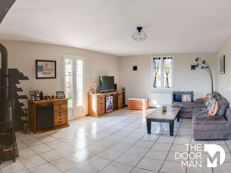 Maison à FLASSANS-SUR-ISSOLE