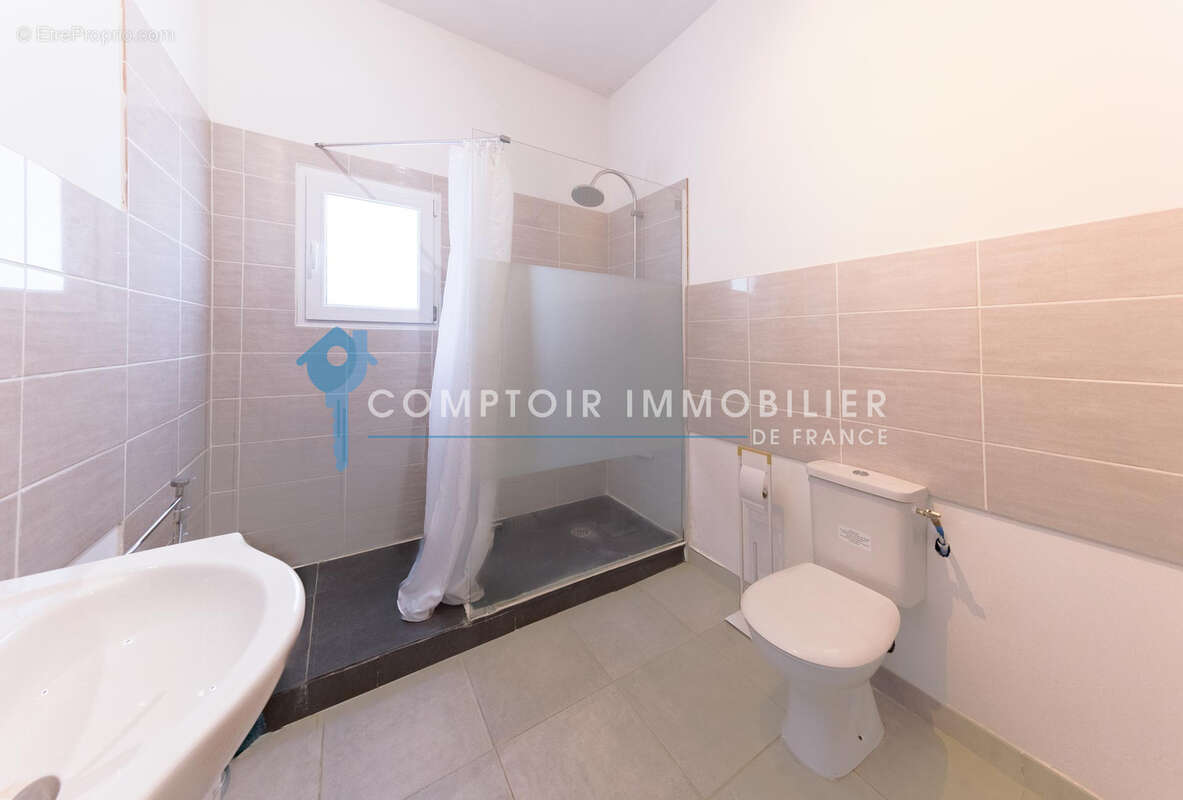 DEPT-30-A VENDRE-POUZILHAC Ensemble immobilier de 550m2 avec superficie habitable actuelle de 170m2 évolutive - photo 17