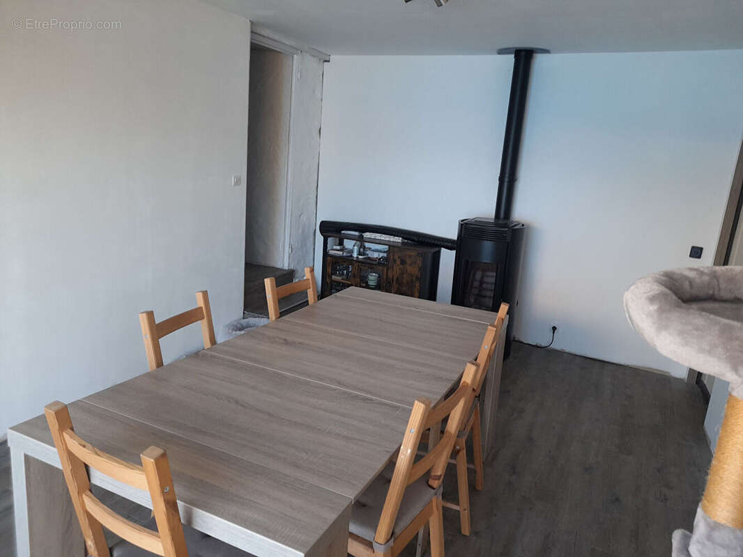 Maison à SAINT-LEONARD-DE-NOBLAT