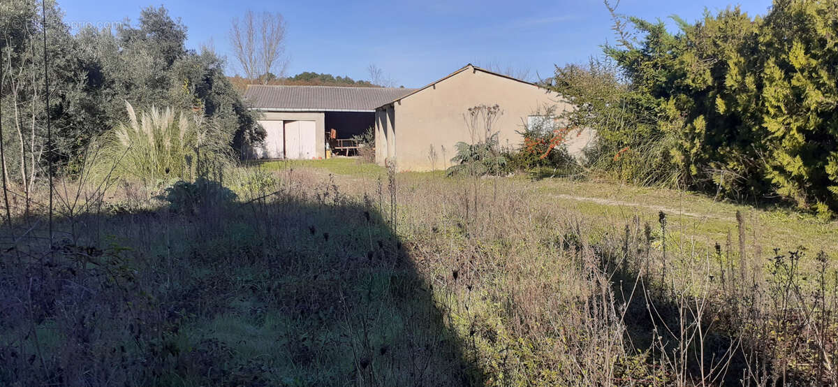 Terrain à SAINT-MAURICE-DE-CAZEVIEILLE