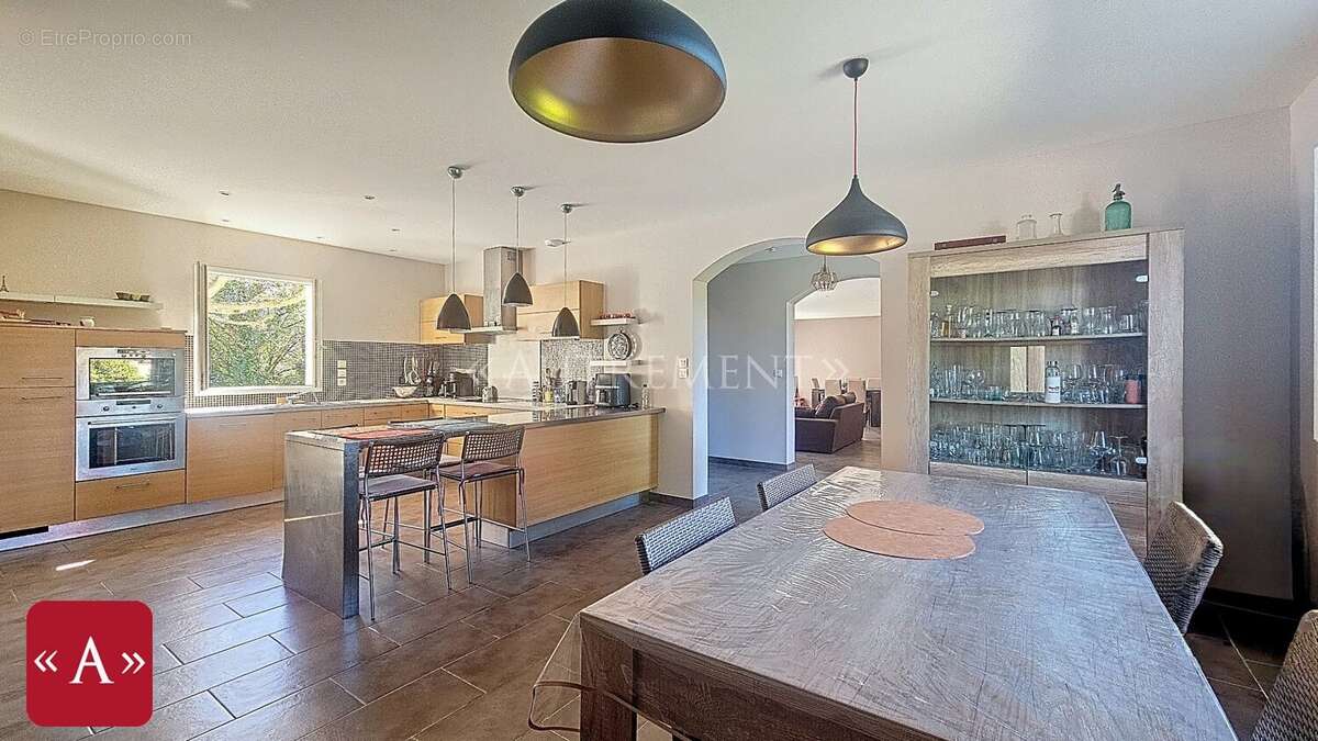 Maison à SAINT-SULPICE