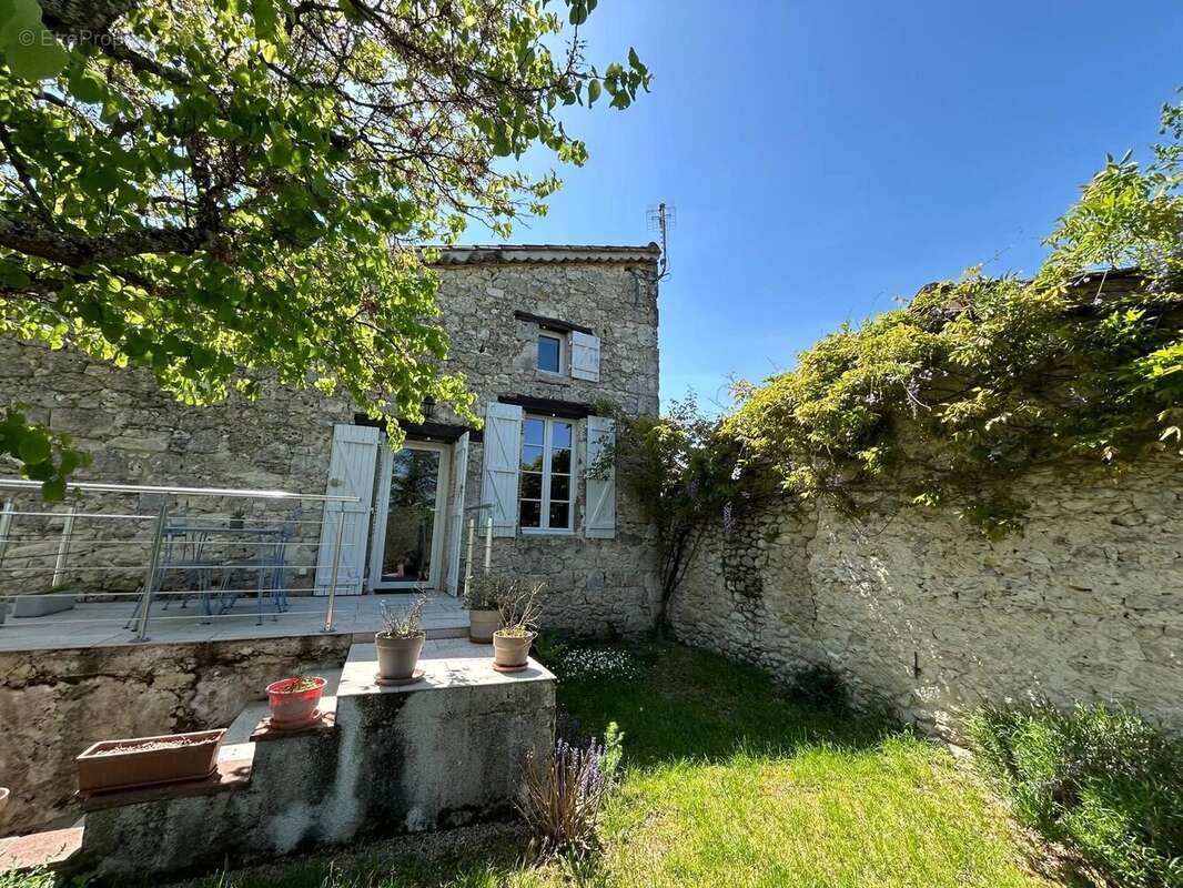 Maison de village traditionnelle, rénovée avec galerie indépendante ou local commercial à Beauville - photo 25