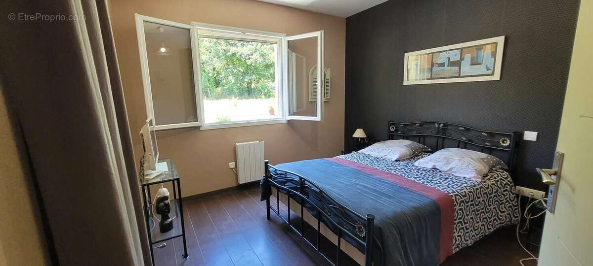 Maison à MONTAIGU-DE-QUERCY